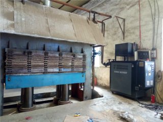 電加熱導(dǎo)熱油爐出現(xiàn)過載報(bào)警的原因？